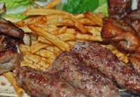 15€ από 45€ (Έκπτωση 67%) για Πλήρες Γεύμα 2 Ατόμων με Εκλεκτές Γεύσεις από την Ελληνική Κουζίνα στην Ταβέρνα «Χρυσό Πέταλο» στην Παλλήνη! Η προσφορά περιλαμβάνει 1 σαλάτα ελεύθερης επιλογής από τον κατάλογο, 1 κρύο ή 1 ζεστό ορεκτικό ελεύθερης επιλογής από τον κατάλογο, 1 ποικιλία κρεατικών ψημένα στα κάρβουνα 2 ατόμων, 1 κιλό βαρελίσιο κρασί παραγωγής των ιδιοκτητών ή 2 αναψυκτικά ή 1 μπύρα και επιδόρπιο για 2 άτομα!!